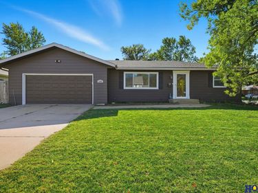 1101 Carlyle Street, Beatrice, NE 68310