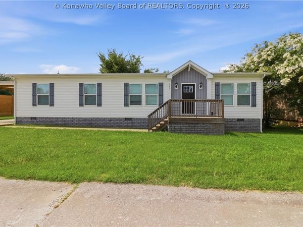 231 Stewart Acres, Winfield, WV 25213