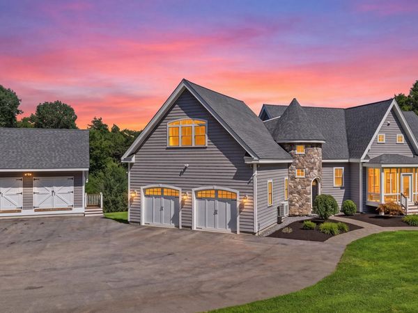 4 South Grater Road, Merrimack, NH 03054