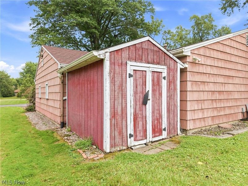 2325 North Road , Warren, OH 44483 Photo 46