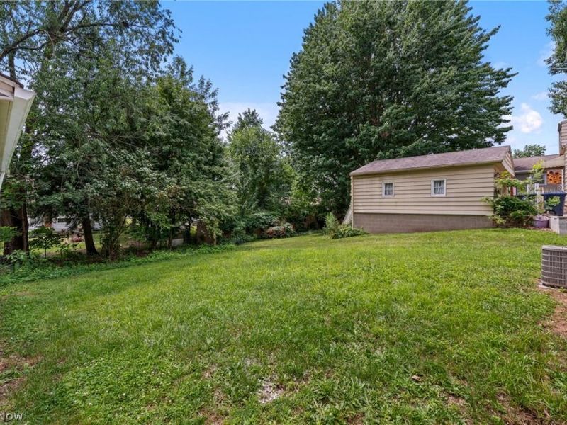 106 E Dresden Avenue , Akron, OH 44301 Photo 3