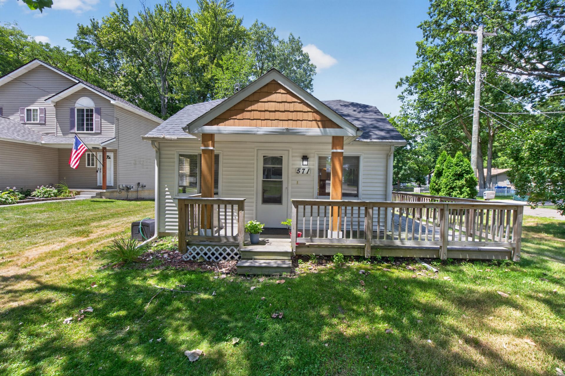 571 Crescent Lake Road, Waterford, MI 48327 Main Photo