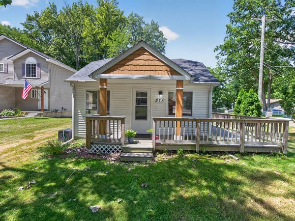 571 Crescent Lake Road, Waterford, MI 48327