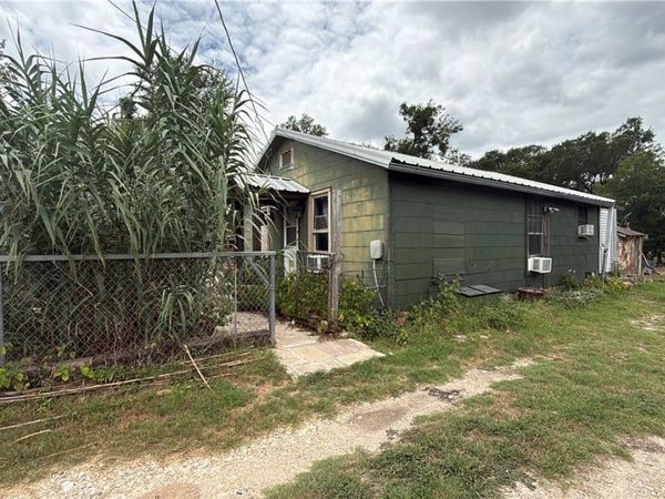 377 Tom Sawyer Street , Evant, TX 76525