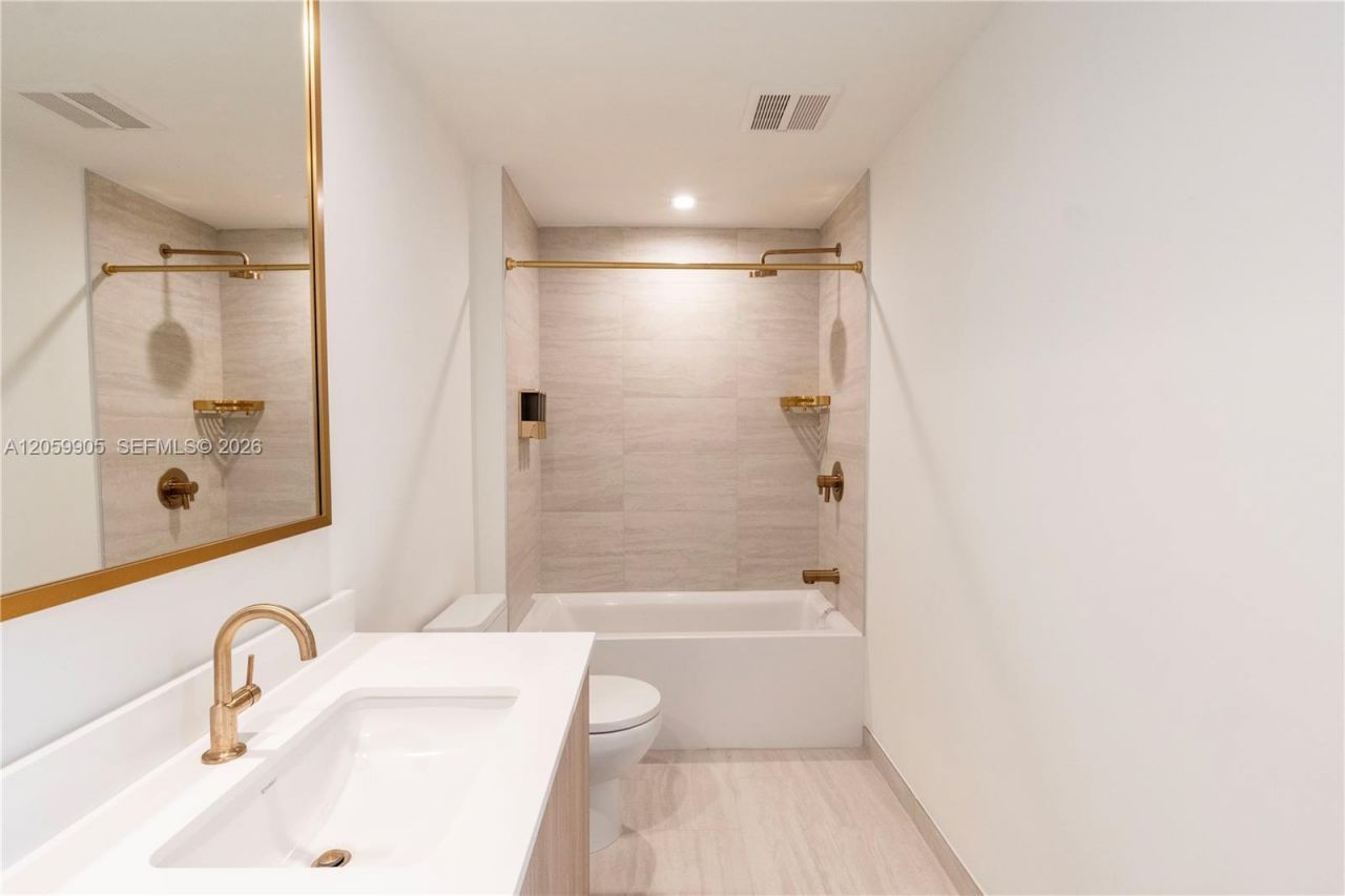 77 SE 5th St , Unit 3914, Miami, FL 33131 Photo