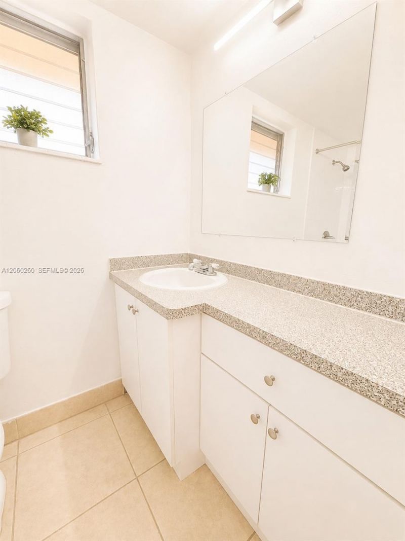6850 W 14th Ct, Unit C04, Hialeah, FL 33014 Photo