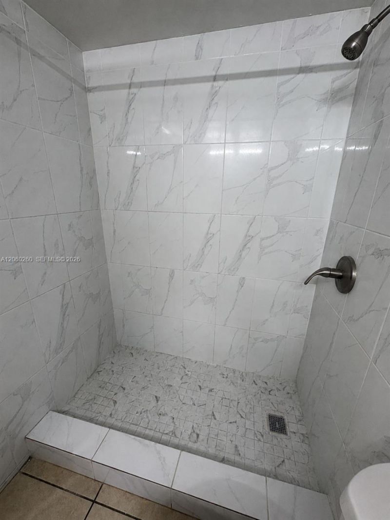 6850 W 14th Ct, Unit C04, Hialeah, FL 33014 Photo