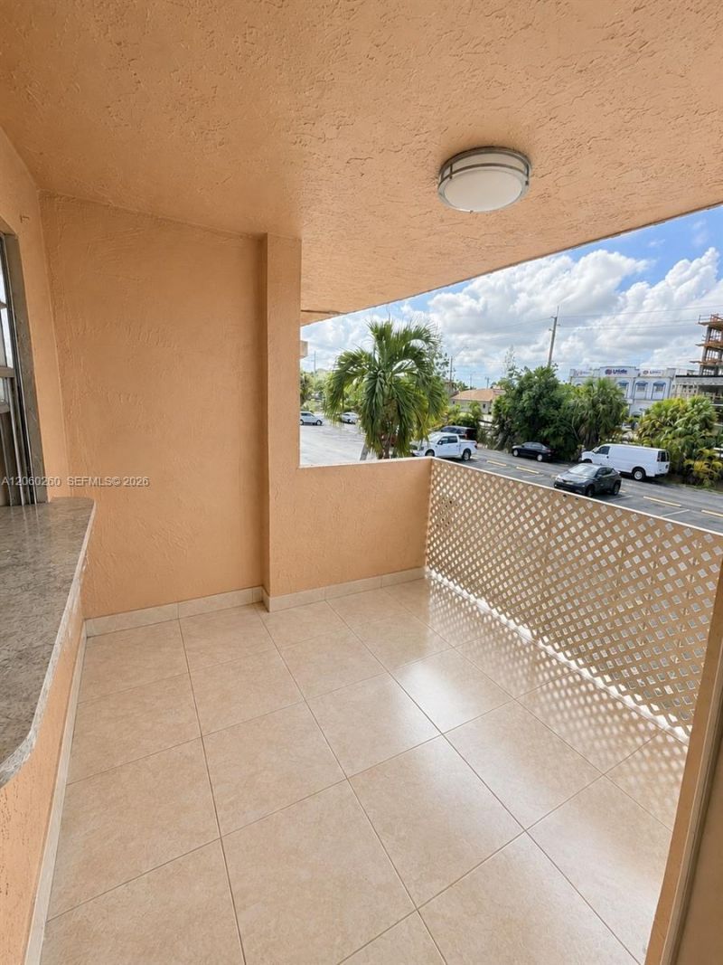 6850 W 14th Ct, Unit C04, Hialeah, FL 33014 Photo