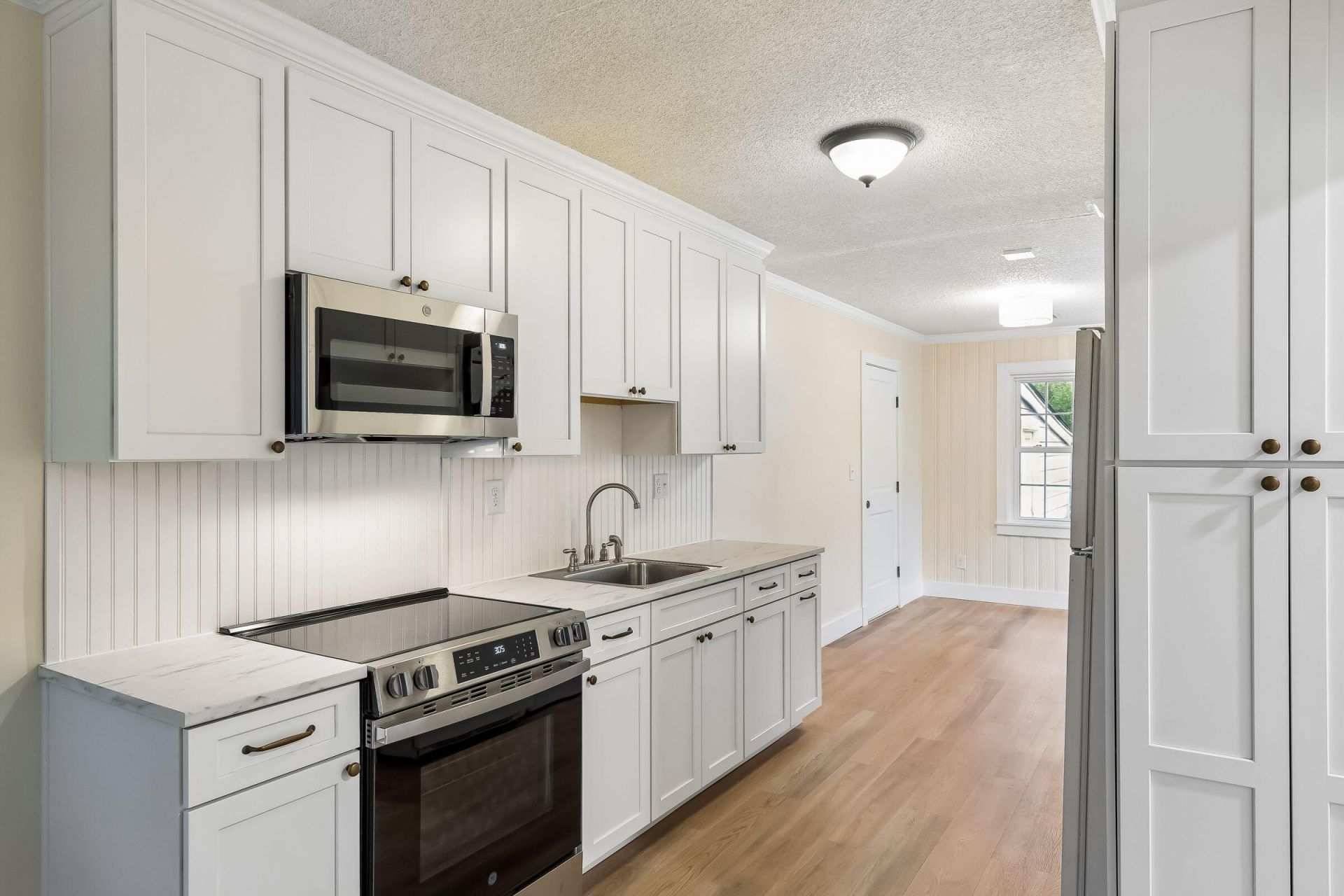 5034 Victoria Avenue Photo 10