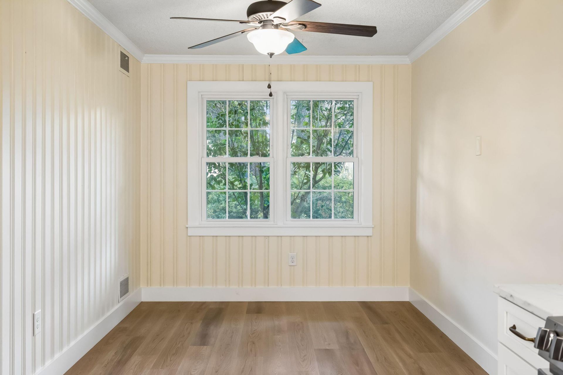 5034 Victoria Avenue Photo 11