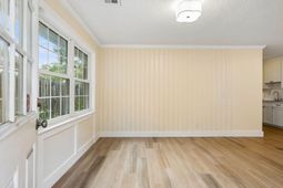 5034 Victoria Avenue photo 4