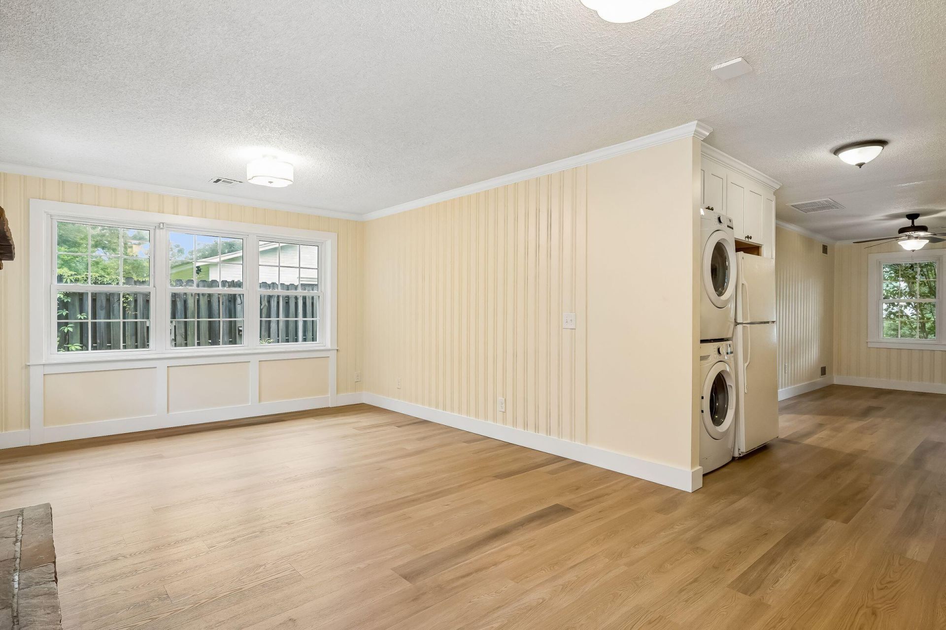 5034 Victoria Avenue Photo 5