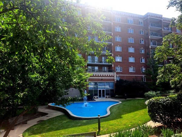 650 S River Road, Unit 301, Des Plaines, IL 60016