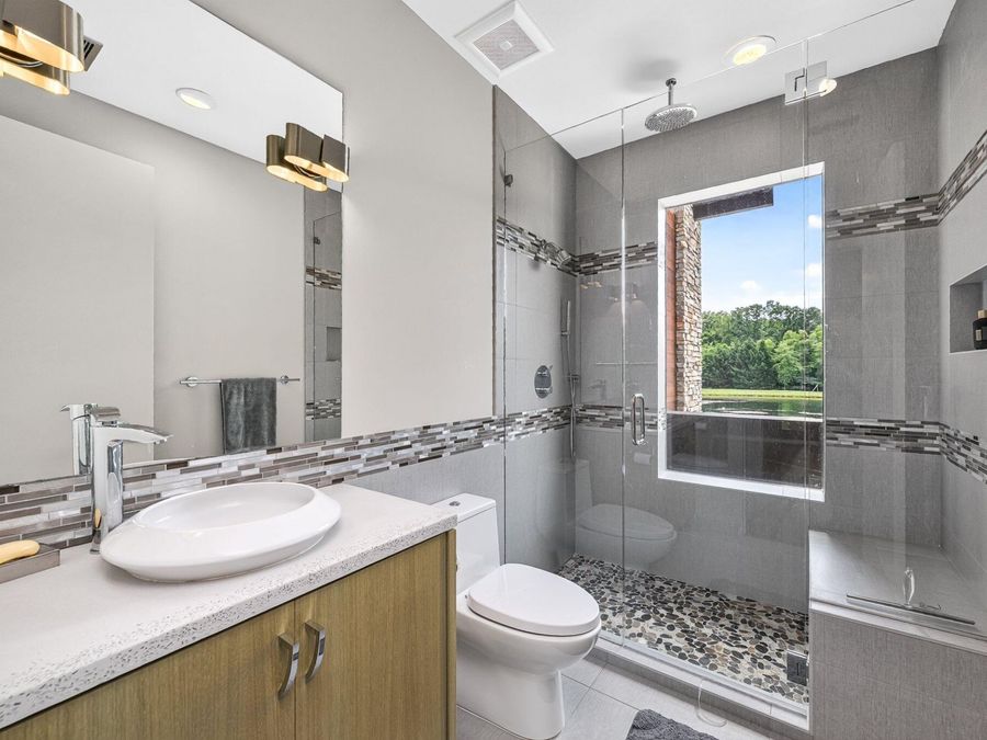 Property Image 100