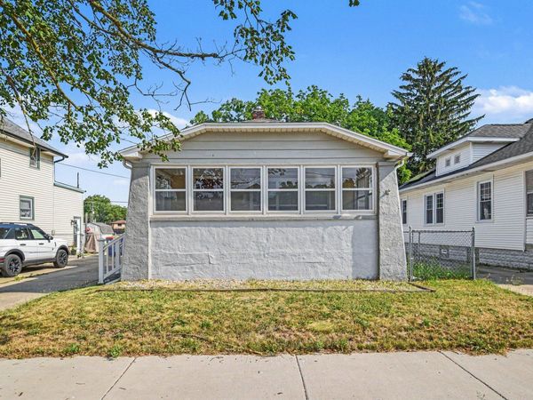 735 Eleanor Street NE, Grand Rapids, MI 49505