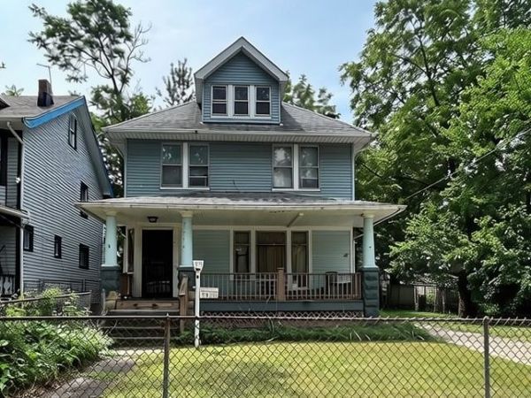 9910 Parmelee Avenue , Cleveland, OH 44108
