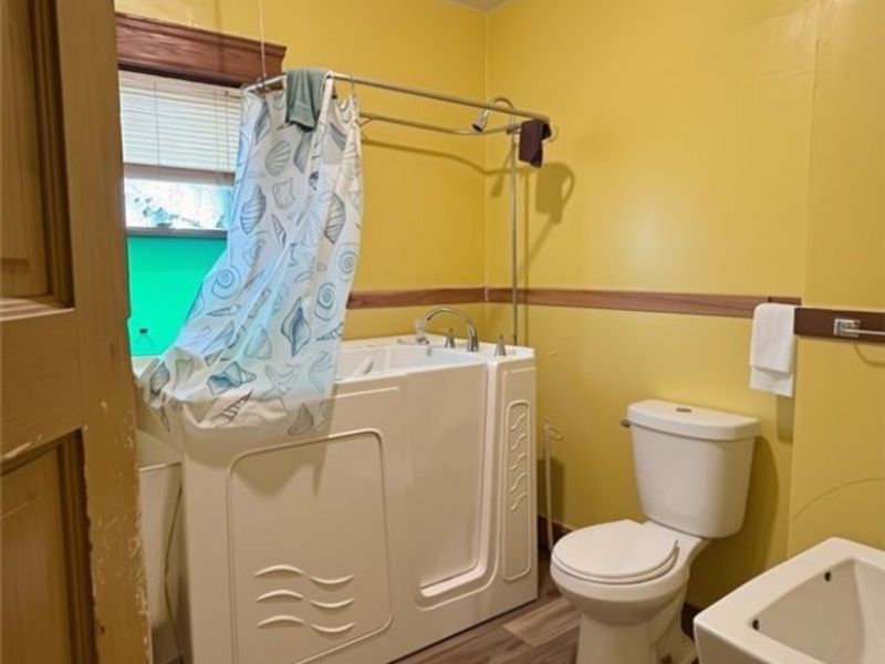 9910 Parmelee Avenue, Cleveland, OH 44108 Photo 10