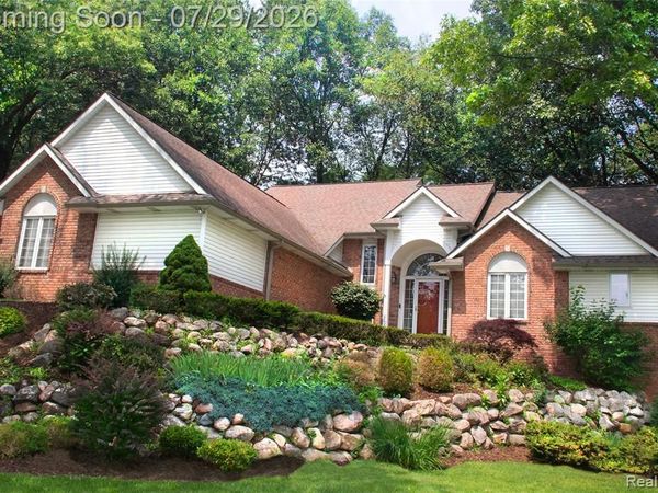 7781 Partridge Hill Drive, Hamburg Twp, MI 48116