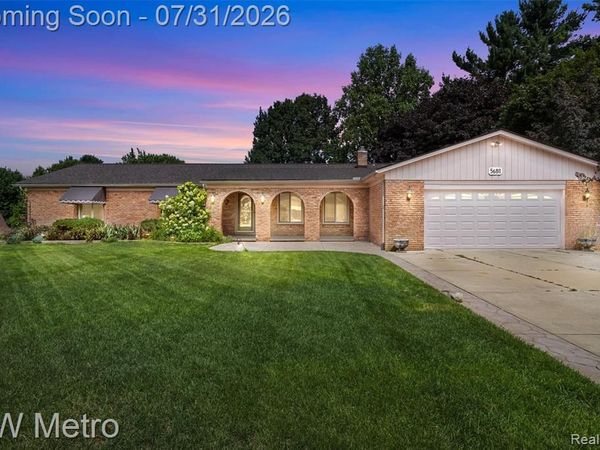 56811 Foxcroft Court, Shelby Township, Mi 48316