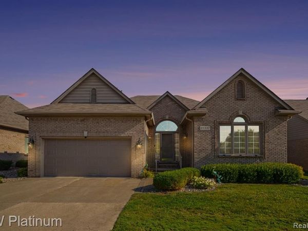 20337 Laurel Creek Drive , Macomb Twp, MI 48044