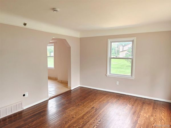 6270 Hunt Street, Romulus, Mi 48174