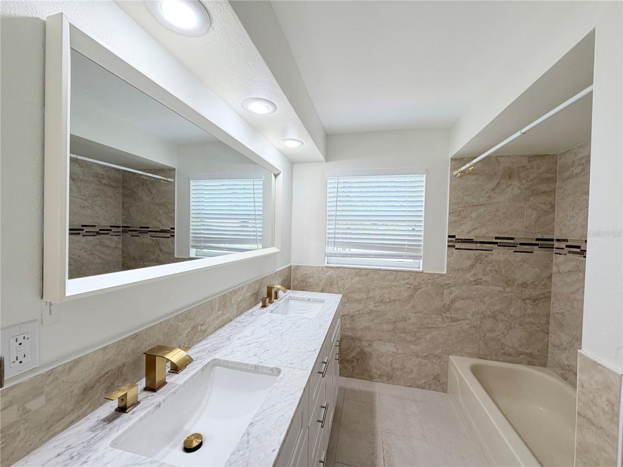 1827 Oklahoma Avenue Ne, Saint Petersburg, FL 33703 Photo
