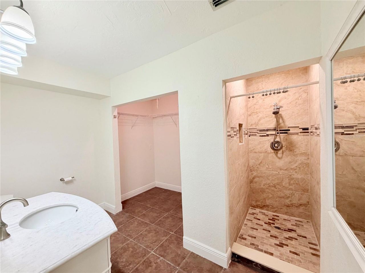 1827 Oklahoma Avenue Ne, Saint Petersburg, FL 33703 Photo