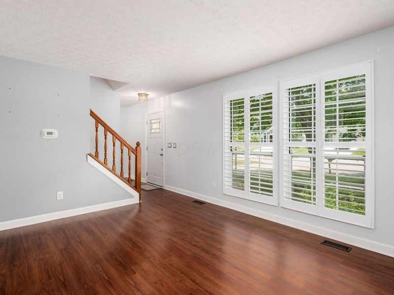 3925 Roxham Court, Columbus, OH 43230 Photo 4