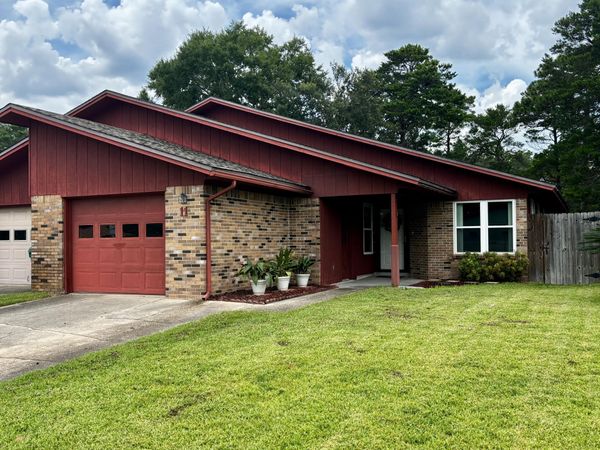 11 12Th Avenue, Shalimar, FL 32579