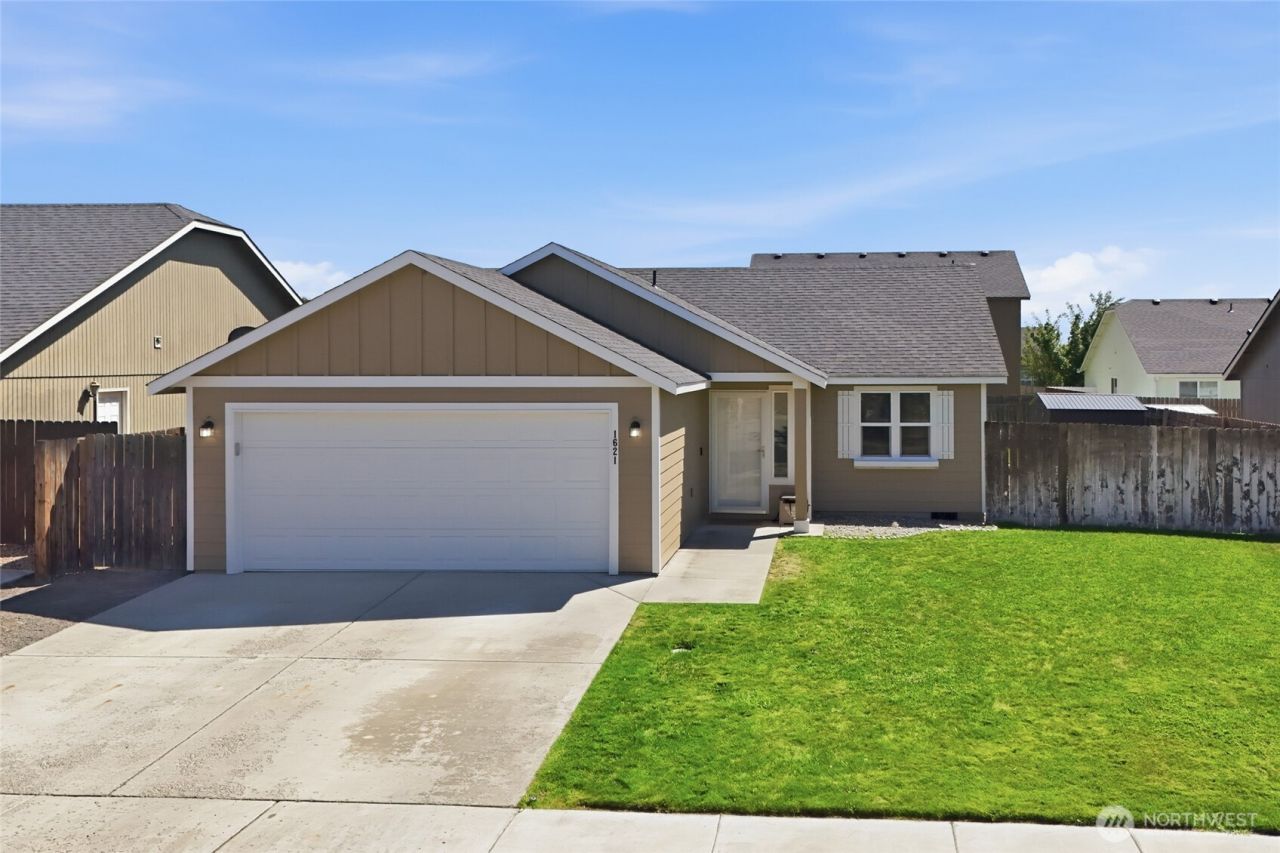 1621 E Truman Drive, Moses Lake, WA 98837 Main Photo