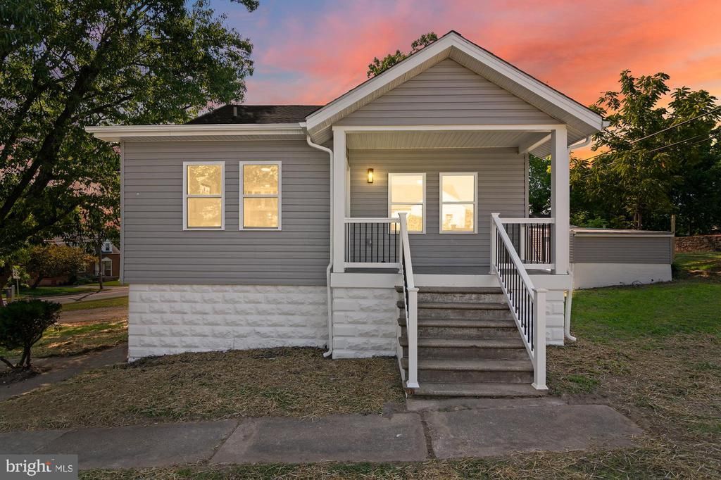2 LINHIGH , NOTTINGHAM, MD 21236