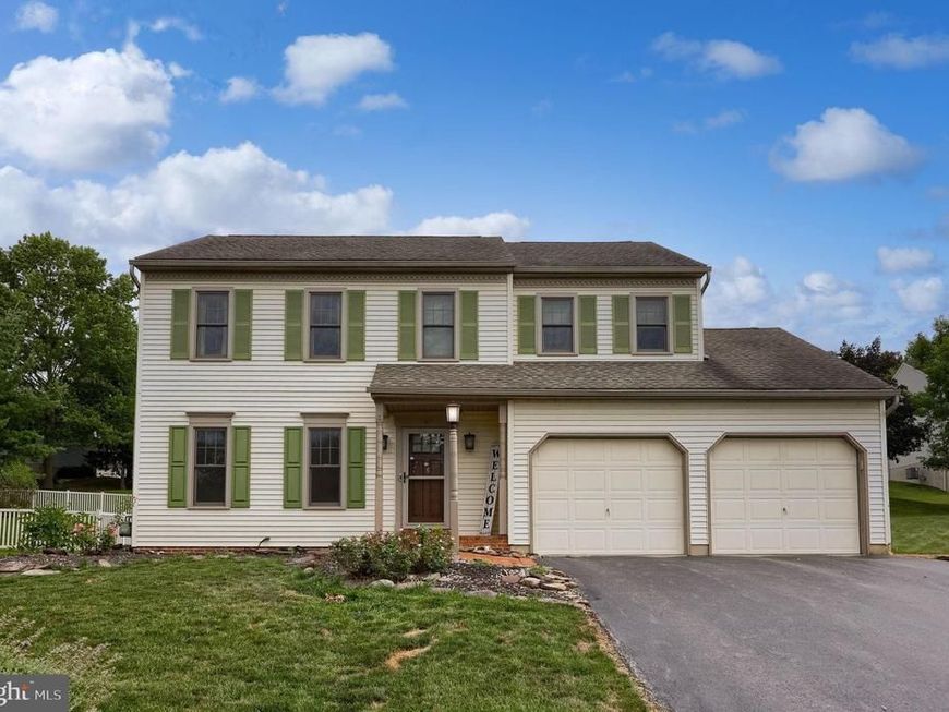 740 Chesterbrook Drive, York, PA 17406 Main Photo