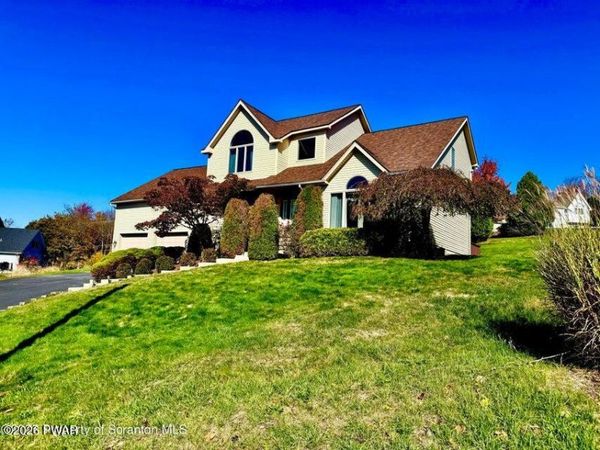 100 Rabbit Run , Clarks Summit, PA 18411