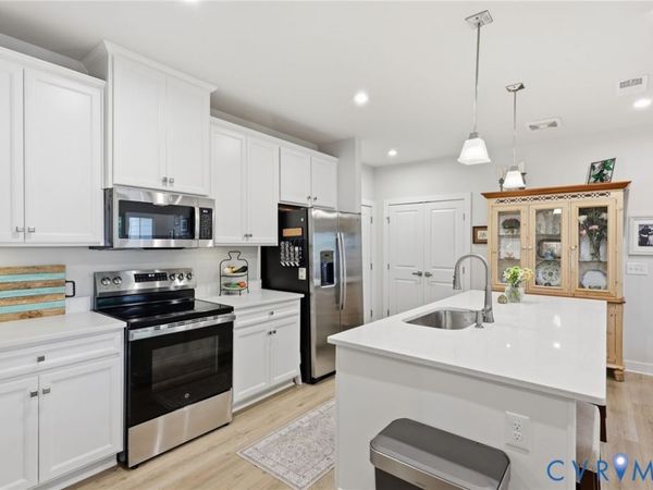 15801 Hallowell Ridge, Unit 304, Moseley, VA 23120