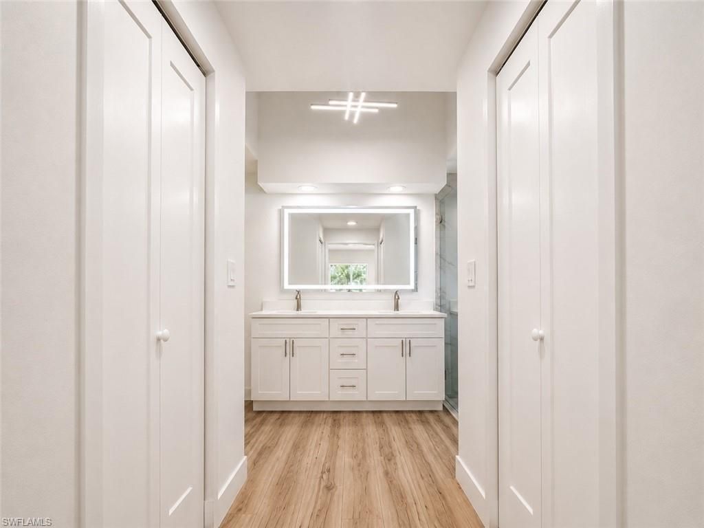 8204 Ibis Cove Cir, Unit B212, Naples, FL 34119 Photo