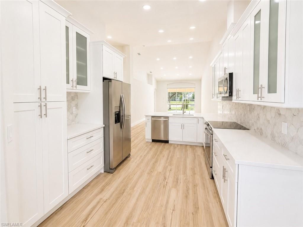 8204 Ibis Cove Cir, Unit B212, Naples, FL 34119 Photo