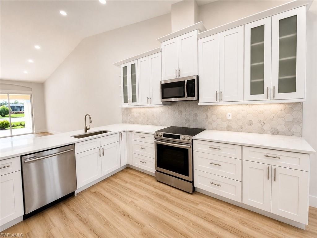 8204 Ibis Cove Cir, Unit B212, Naples, FL 34119 Photo