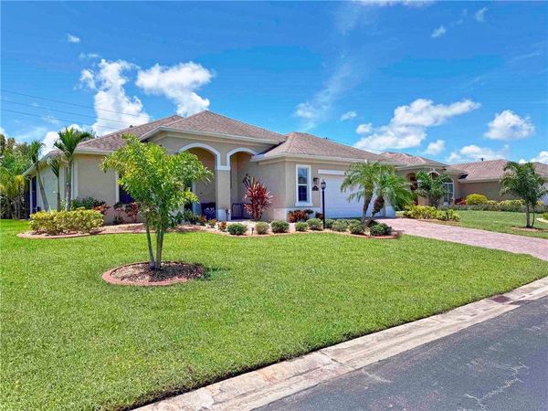 733 SW Fortunella Circle, Vero Beach, FL 32968