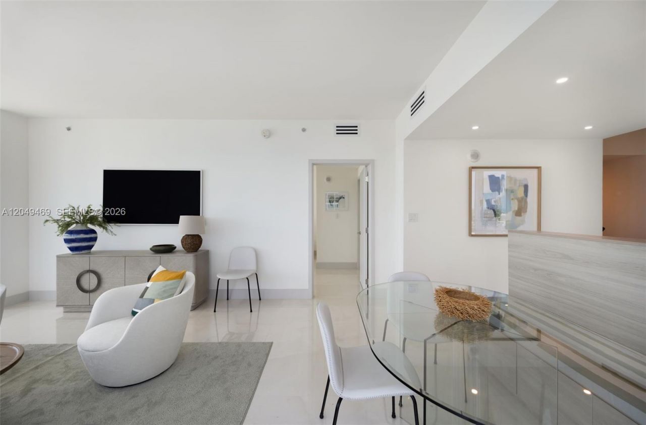 6799 Collins Ave , Unit 1402, Miami Beach, FL 33141 Photo