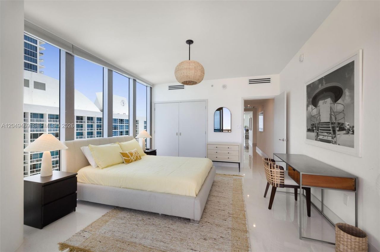 6799 Collins Ave , Unit 1402, Miami Beach, FL 33141 Photo