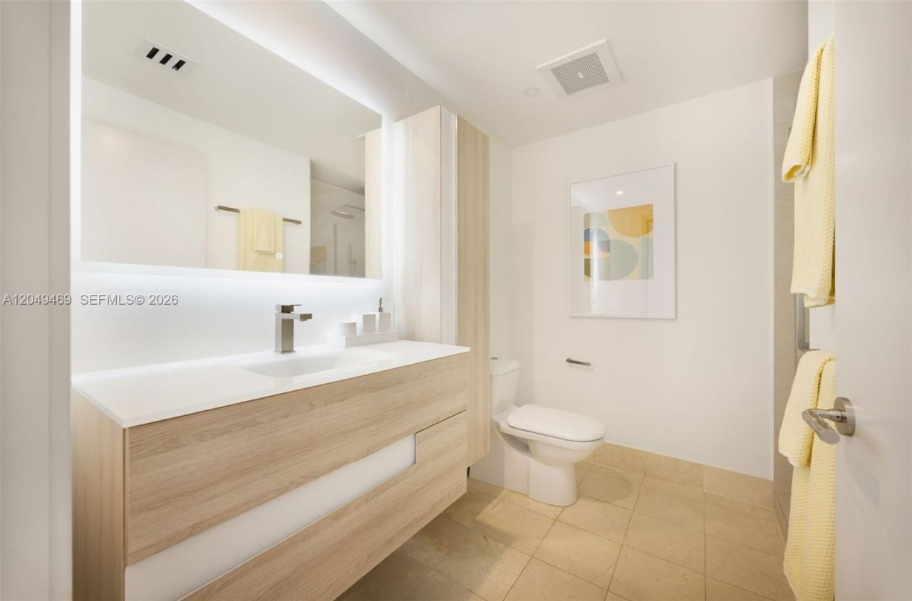 6799 Collins Ave , Unit 1402, Miami Beach, FL 33141 Photo