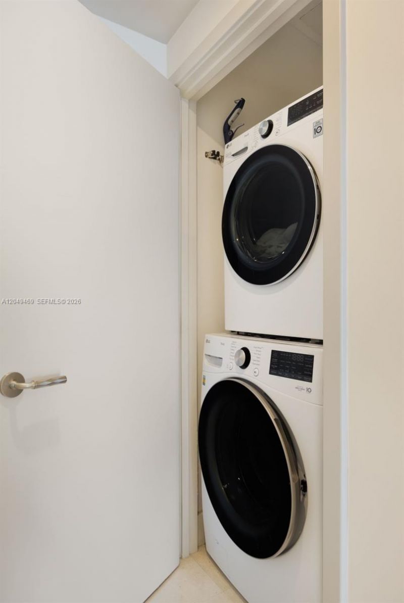 6799 Collins Ave , Unit 1402, Miami Beach, FL 33141 Photo