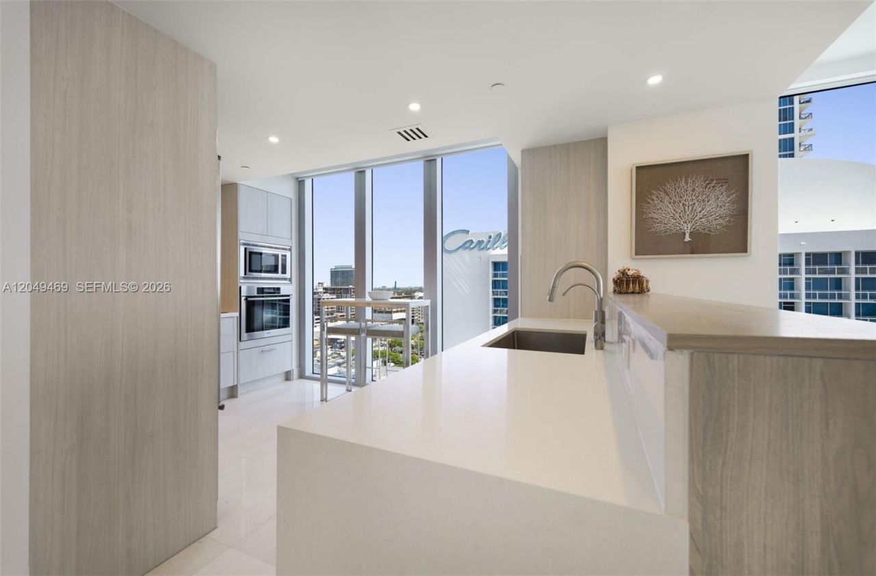 6799 Collins Ave , Unit 1402, Miami Beach, FL 33141 Photo