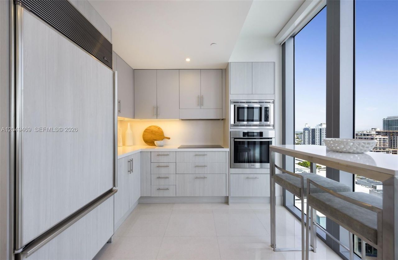 6799 Collins Ave , Unit 1402, Miami Beach, FL 33141 Photo