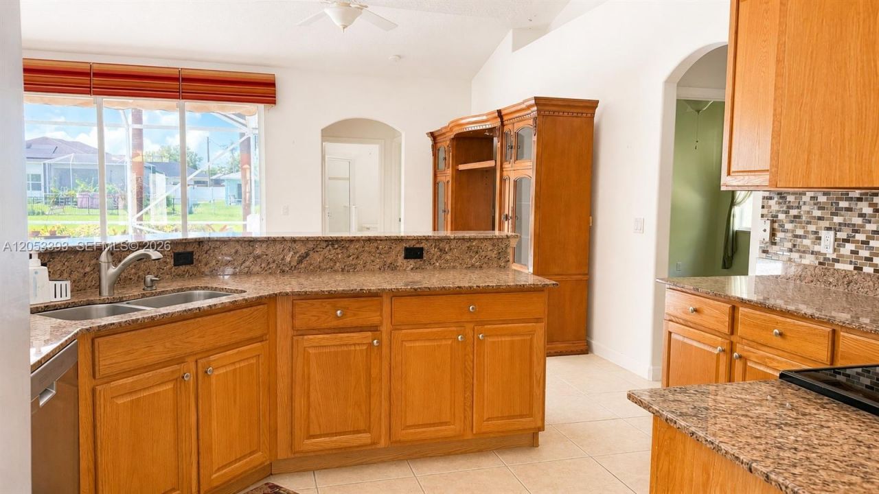 1860 SE Gaskins Cir , Port Saint Lucie, FL 34952 Photo