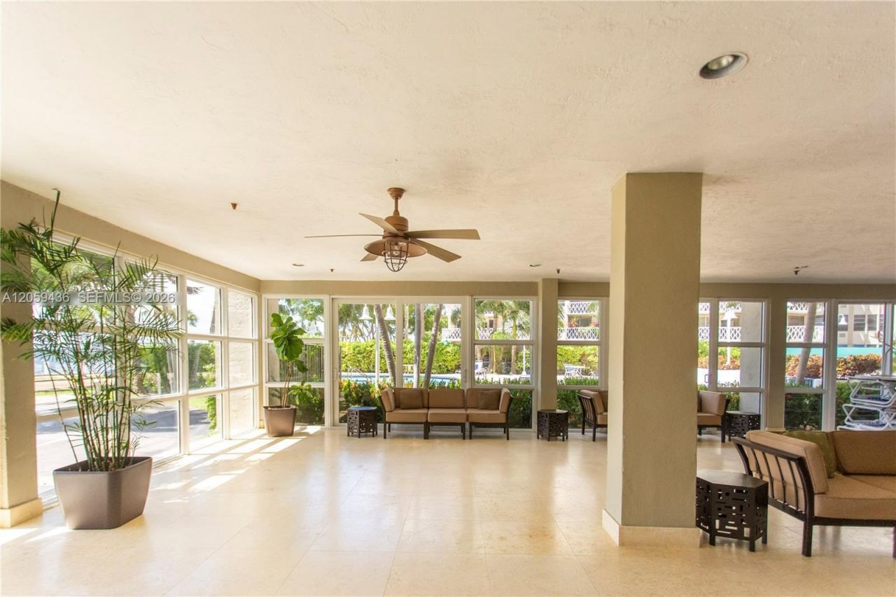 1420 Brickell Bay Dr, Unit 1604B, Miami, FL 33131 Photo