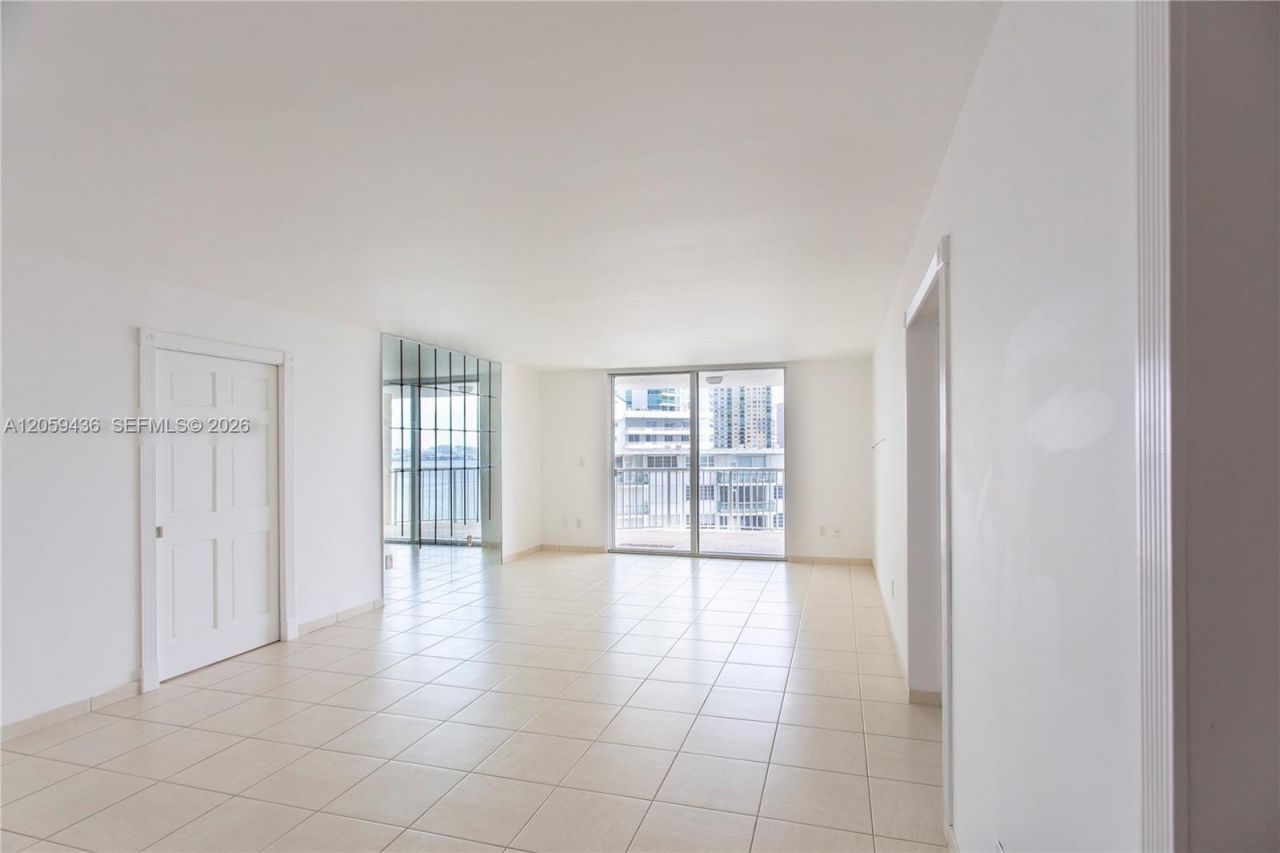 1420 Brickell Bay Dr, Unit 1604B, Miami, FL 33131 Photo