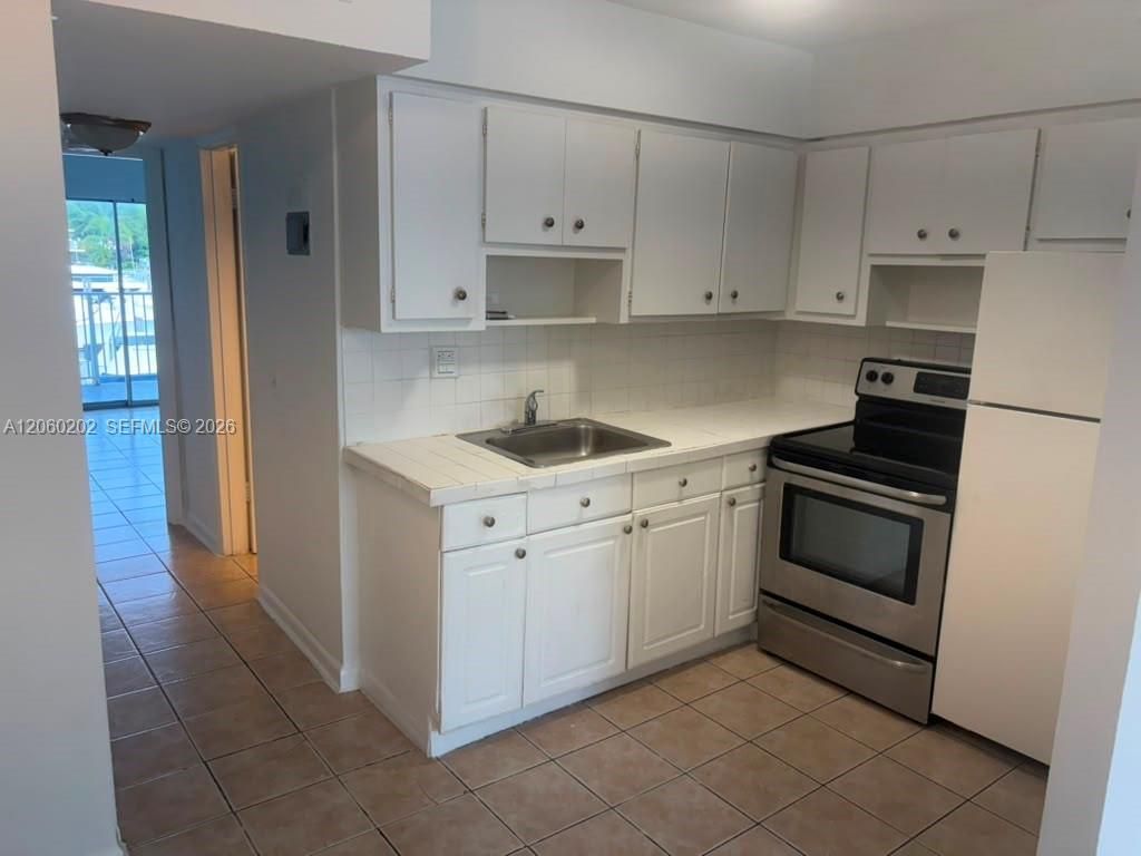7917 West Dr, Unit 16, North Bay Village, FL 33141 Photo