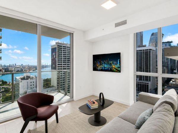 227 NE 2nd St , Unit 2000, Miami, FL 33132