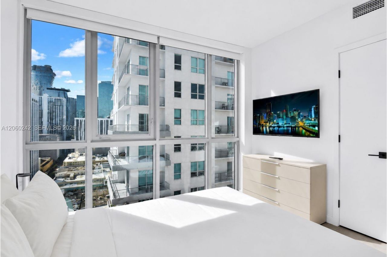 227 NE 2nd St , Unit 2000, Miami, FL 33132 Photo
